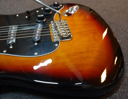 London City Spitfire MKII, Tobacco Sunburst met zwarte slagplaat 