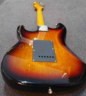 London City Spitfire MKII, Tobacco Sunburst met zwarte slagplaat 