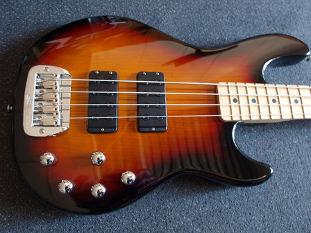 G&amp;L Tribute M2000 3tone sunburst MP, nu met stevige orginele G&amp;L gigbag