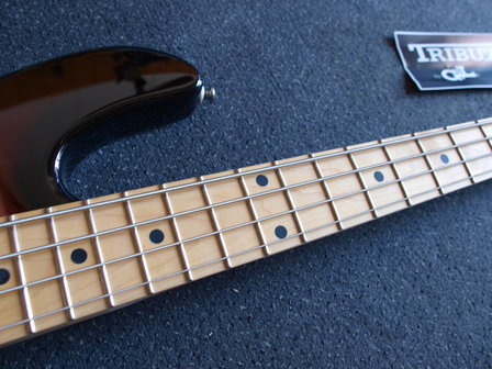 G&amp;L Tribute M2000 3tone sunburst MP, nu met stevige orginele G&amp;L gigbag