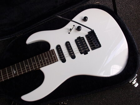 L&acirc;g Arkane A66-WHT White, prototype!