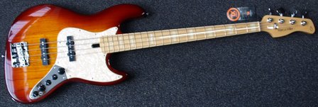 Sire Marcus Miller V7 swamp ash 4-string bass guitar tobacco sunburst, tijdelijk met gevoerde hoes