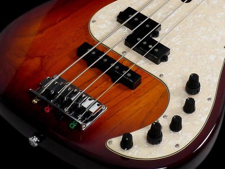 Sire Marcus Miller P7+ Alder 5-string bass guitar tobacco sunburst