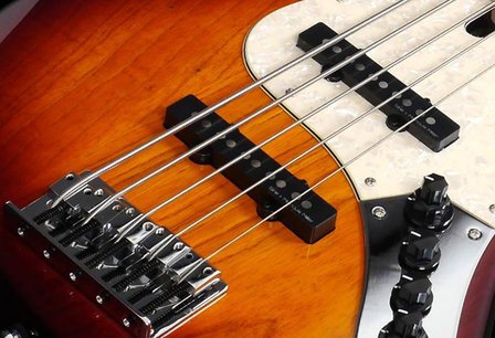 Sire Marcus Miller V7+ Swamp Ash 5-string 2nd gen bass guitar tobacco sunburst