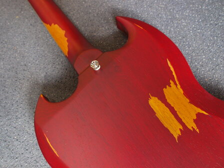 Vintage VS6 Icon Series MRCR Relic Cherry Red, SG-model elektrische gitaar