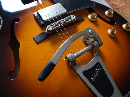 Cort Yorktown BV met Bigsby Vibrato