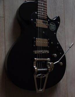 Richwood Master Series electric guitar &quot;Retro Special Tremola&quot; Black Sparkle