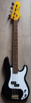 Vintage V4 BK P-Bass in Zwart