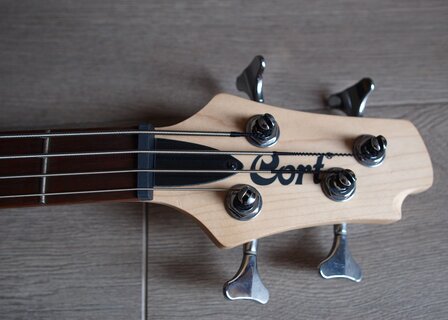 CORT Basgitaar, Action Junior, Open Pore, Walnut