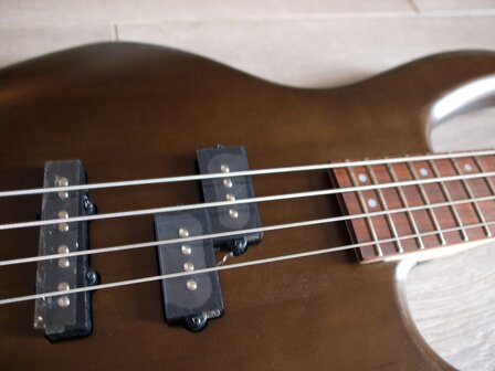 CORT Basgitaar, Action Junior, Open Pore, Walnut