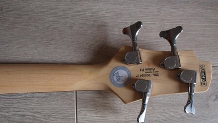 CORT Basgitaar, Action Junior, Open Pore, Walnut
