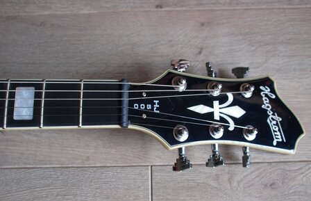 ​HAGSTROM Tremar HJ500 Black, nu met Hagstrom koffer