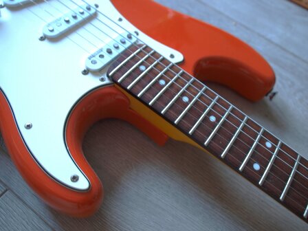 Vintage V6FR Firenza Red Re-issued, stratocastermodel 