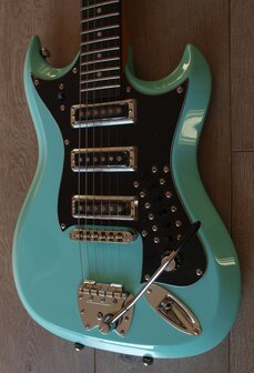 Hagstrom HIII Original Tremar, Aged Sky Blue