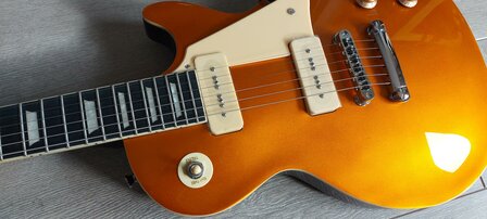 EKO VL480 GTV LesPaul-model Aged Gold Sparkle P-90