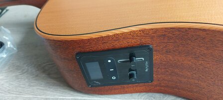 L&acirc;g Tramontane Hyvibe 10 Satin, Smart Guitar 