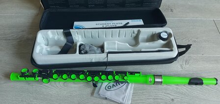 Nuvo Student Flute, Laser Green