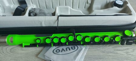 Nuvo Student Flute, Laser Green