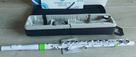 Nuvo Student Flute, White White Green