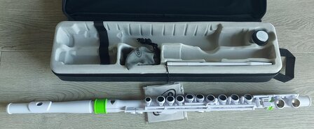Nuvo Student Flute, White White Green