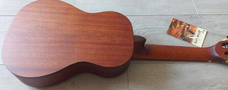 Salvador Cortez Iberia Series Luna PA classic guitar solid Canadian cedar top + sapele
