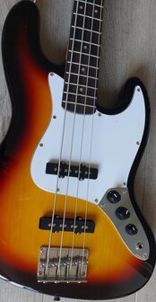 SX elektrisch basgitaarpakket, met versterker, tas, riem, tuner en kabel, 3 tone sunburst