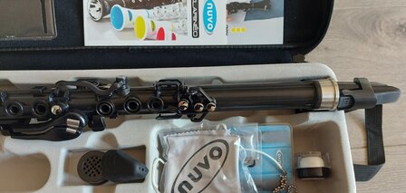 Nuvo Clarineo, zwart zilver