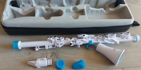 Nuvo Clarineo, wit-blauw