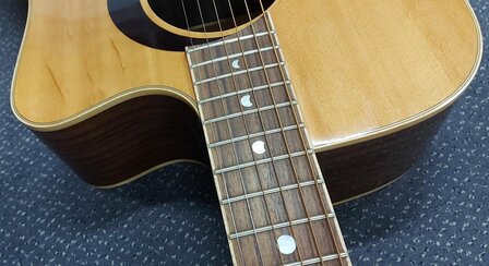 Luna Oracle Series Eclipse electro-akoestische gitaar