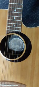 Luna Oracle Series Eclipse electro-akoestische gitaar