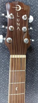 Luna Oracle Series Eclipse electro-akoestische gitaar