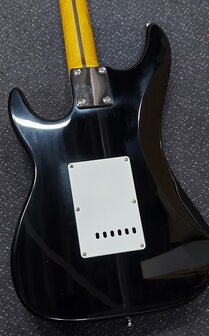 Washburn Sonamaster Series Black nu met hoes, kabel, riem en Cort 30W versterker
