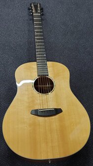 Breedlove Premier Series 21E, dreadnought met luxe koffer