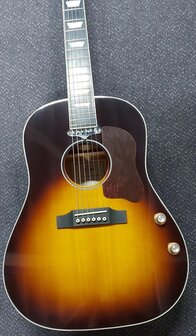 Sigma JM-SG160E+ Dreadnought Slope Shoulder Electro met koffer