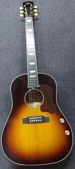 Sigma JM-SG160E+ Dreadnought Slope Shoulder Electro met koffer