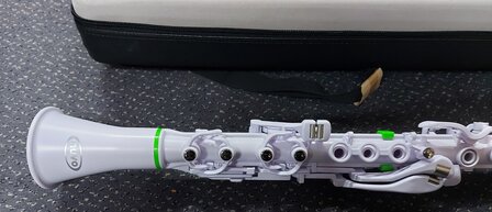 Nuvo Clarineo, wit-groen