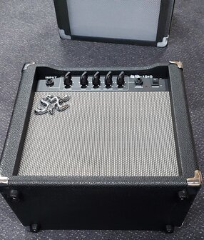 SX BA1565 elektrische basgitaarversteker