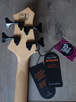 Sire Marcus Miller M2+ 4-snarig, White Pearl, 2nd Gen