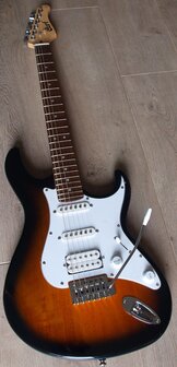 Cort G110 e-gitaarpakket Tobacco sunburst met Cort CM15 combo versterker