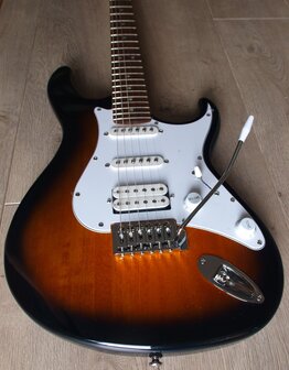 Cort G110 e-gitaarpakket Tobacco sunburst met Cort CM15 combo versterker