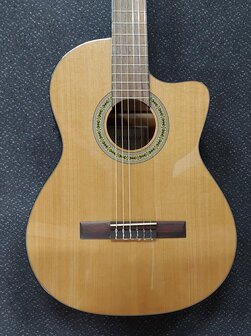 Salvador Student Series Nova CCE classic guitar cedar + sapele