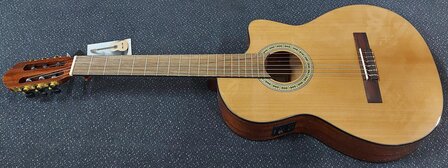 Salvador Student Series Nova CCE classic guitar cedar + sapele