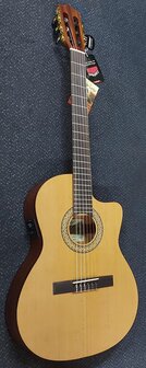 Salvador Cortez Iberia Series Luna stage guitar Fishman Clasica II