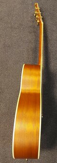 Indie The Sound J Pro Akoestisch met extra soundholes voor extra basgeluid