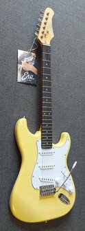 Eko S300CRM Strat, Cream e-gitaarpakket