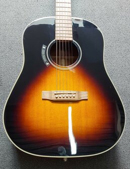 Tanglewood Sundance Historic Sloped Shoulder