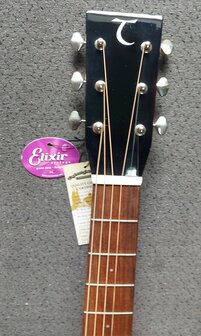 Tanglewood Sundance Historic Sloped Shoulder