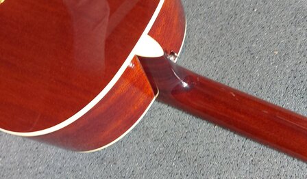 Tanglewood Sundance Historic Sloped Shoulder