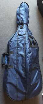 Blauwe gevoerde hoes met diverse vakken voor 3/4 cello