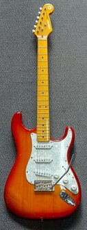 London City Spitfire MKII, Honeyburst, pearlwhite slagplaat